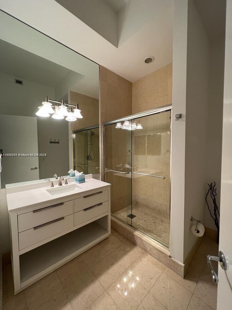 20000 E Country Club Dr 110, Aventura, Florida 33180, 2 Bedrooms Bedrooms, ,2 BathroomsBathrooms,Residentiallease,For Rent,20000 E Country Club Dr 110,A11532291