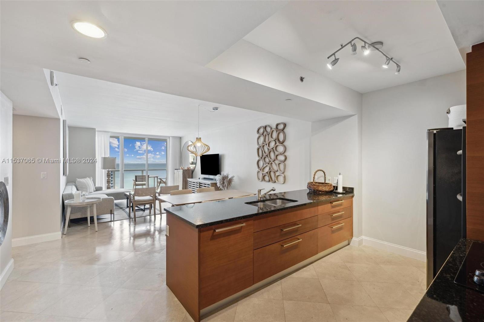 1830 S OCEAN DR 2811, Hallandale Beach, Florida 33009, 2 Bedrooms Bedrooms, ,2 BathroomsBathrooms,Residentiallease,For Rent,1830 S OCEAN DR 2811,A11537065