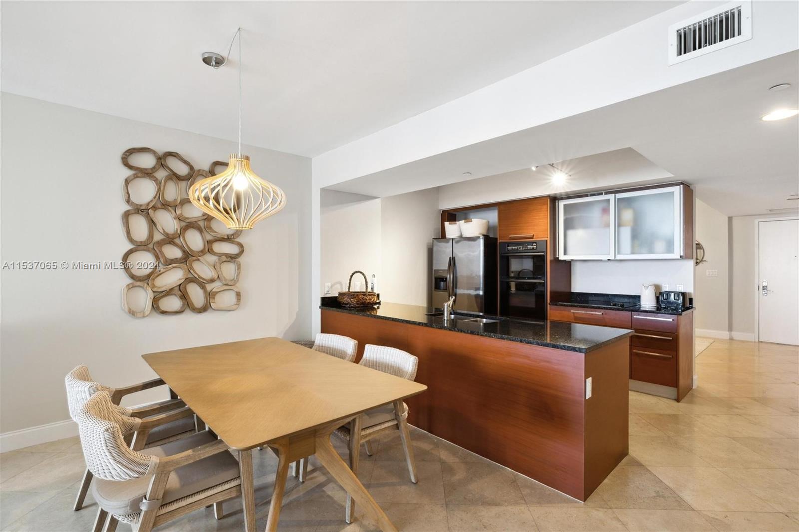 1830 S OCEAN DR 2811, Hallandale Beach, Florida 33009, 2 Bedrooms Bedrooms, ,2 BathroomsBathrooms,Residentiallease,For Rent,1830 S OCEAN DR 2811,A11537065