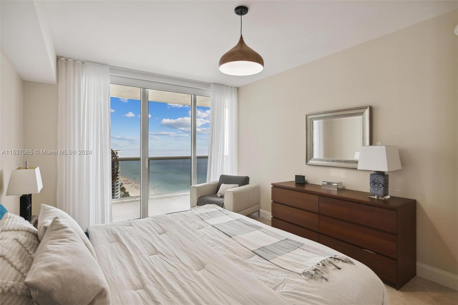 1830 S OCEAN DR 2811, Hallandale Beach, Florida 33009, 2 Bedrooms Bedrooms, ,2 BathroomsBathrooms,Residentiallease,For Rent,1830 S OCEAN DR 2811,A11537065