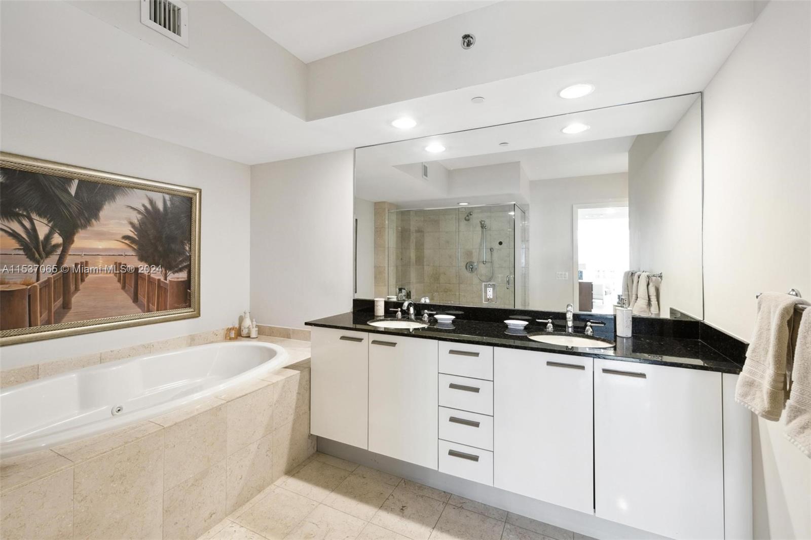 1830 S OCEAN DR 2811, Hallandale Beach, Florida 33009, 2 Bedrooms Bedrooms, ,2 BathroomsBathrooms,Residentiallease,For Rent,1830 S OCEAN DR 2811,A11537065