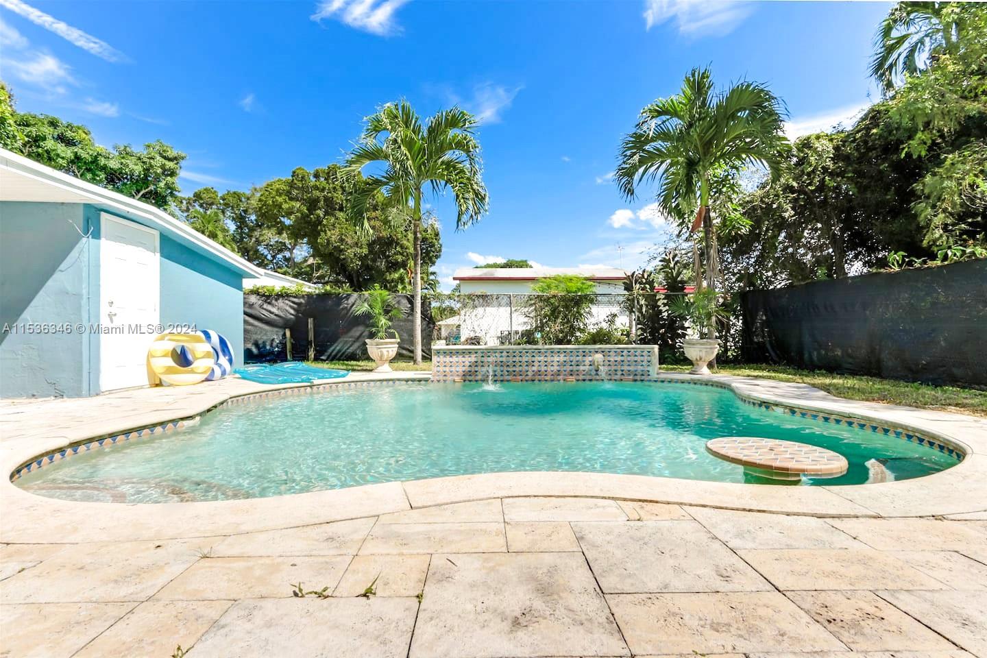 211 SW 4th Ave, Hallandale Beach, Florida 33009, 3 Bedrooms Bedrooms, ,2 BathroomsBathrooms,Residentiallease,For Rent,211 SW 4th Ave,A11536346