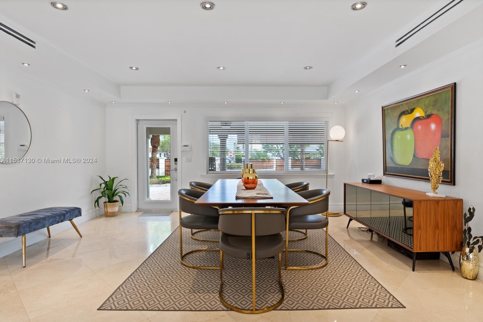 7990 Hawthorne Ave, Miami Beach, Florida 33141, 4 Bedrooms Bedrooms, ,3 BathroomsBathrooms,Residentiallease,For Rent,7990 Hawthorne Ave,A11537130