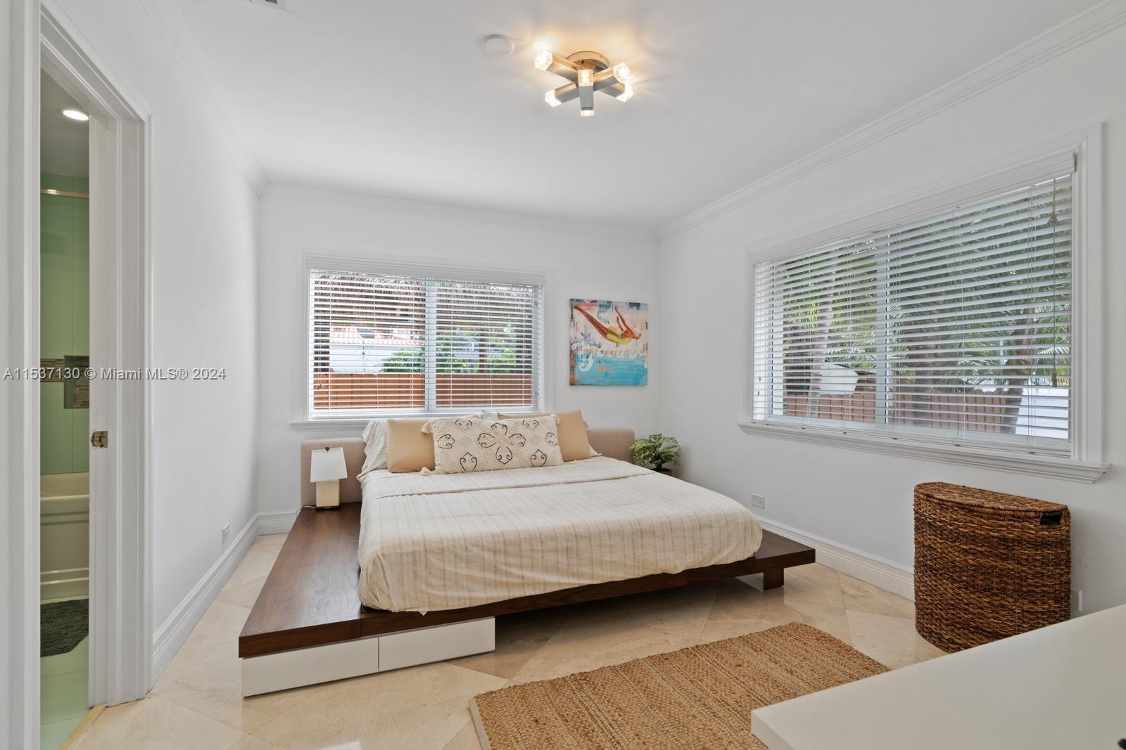 7990 Hawthorne Ave, Miami Beach, Florida 33141, 4 Bedrooms Bedrooms, ,3 BathroomsBathrooms,Residentiallease,For Rent,7990 Hawthorne Ave,A11537130