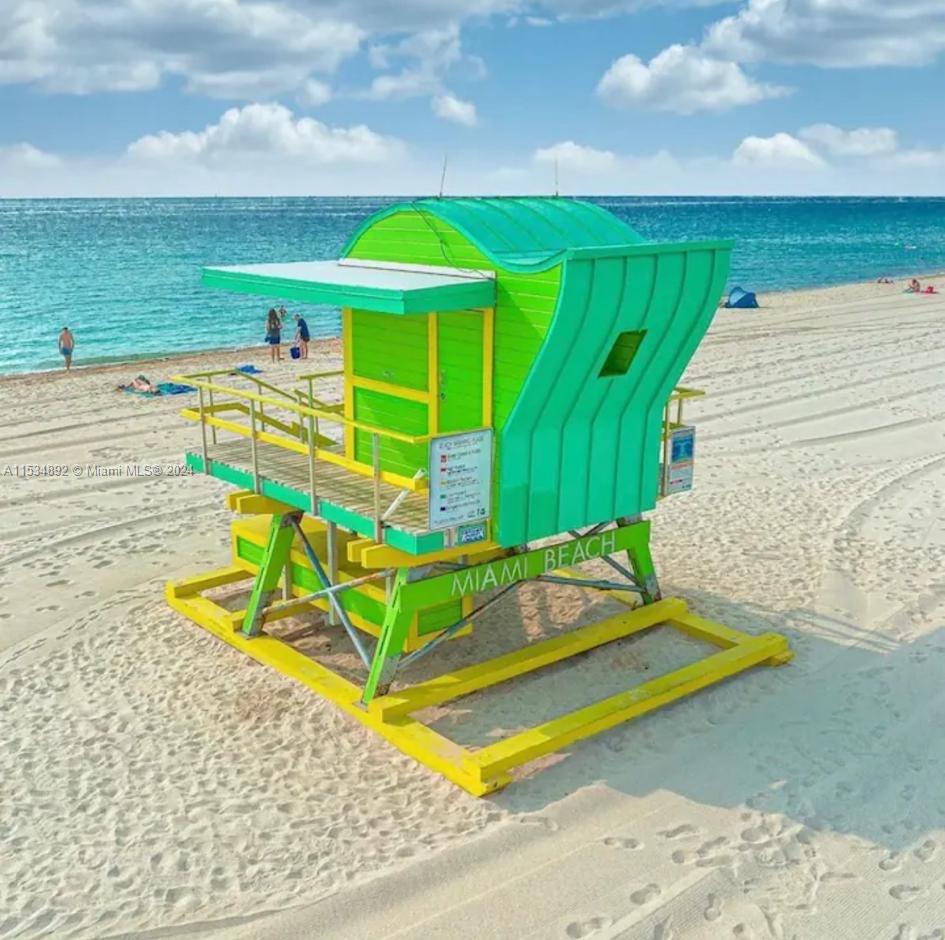 398 NE 5th St 1909, Miami, Florida 33132, 3 Bedrooms Bedrooms, ,3 BathroomsBathrooms,Residential,For Sale,398 NE 5th St 1909,A11534892