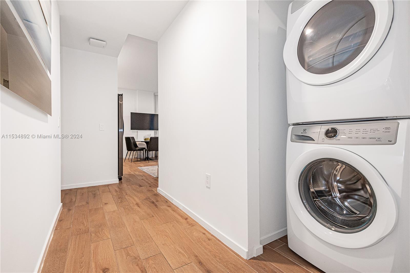 398 NE 5th St 1909, Miami, Florida 33132, 3 Bedrooms Bedrooms, ,3 BathroomsBathrooms,Residential,For Sale,398 NE 5th St 1909,A11534892