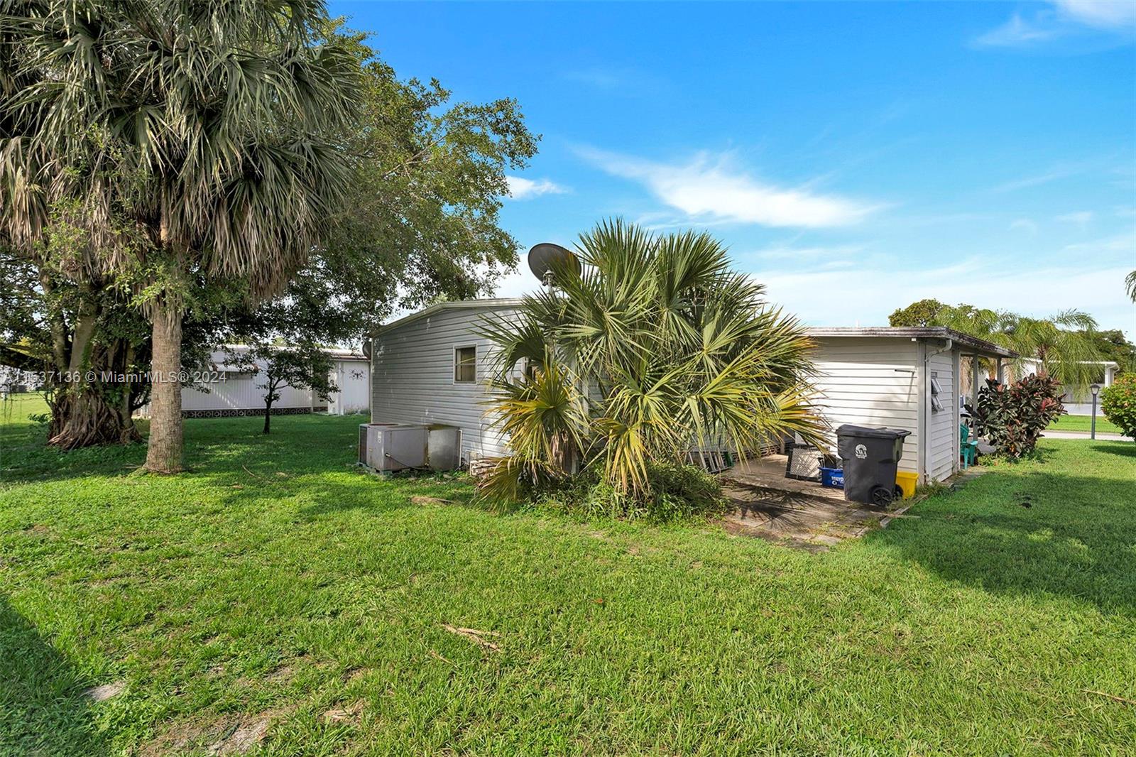 6200 Holly Ln, Lake Worth, FL, 33462 United States, 2 Bedrooms Bedrooms, ,2 BathroomsBathrooms,Residential,For Sale,Holly Ln,A11537136