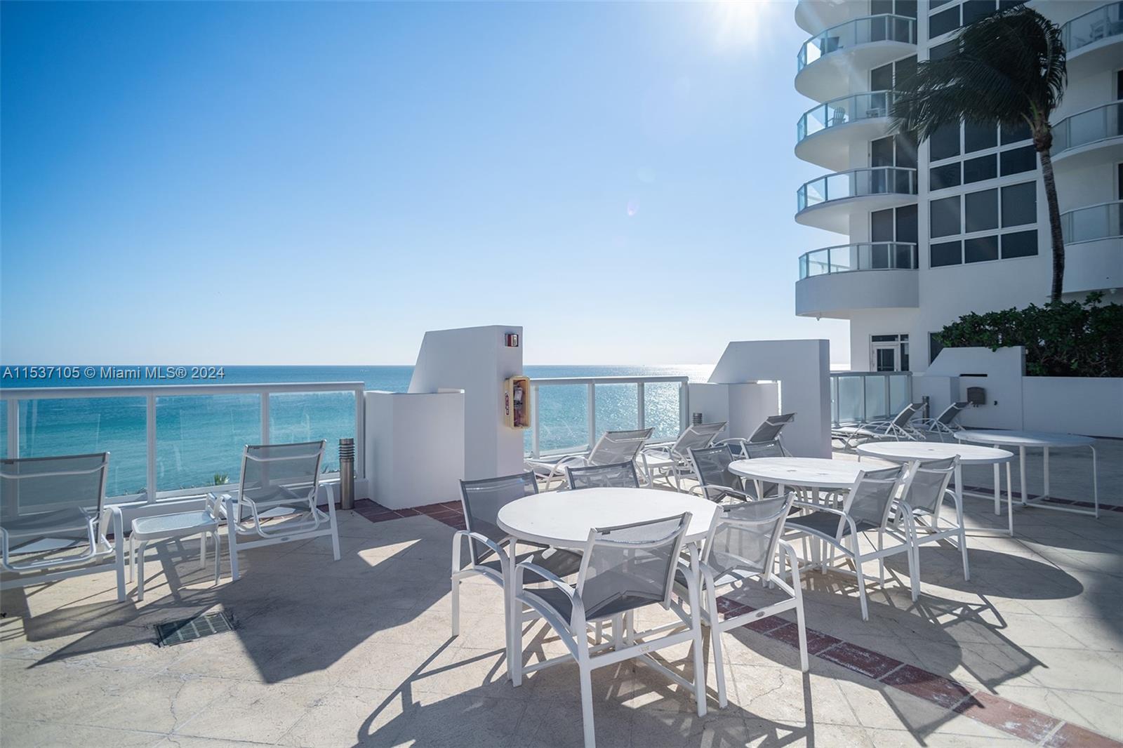 6365 Collins Ave 2605, Miami Beach, Florida 33141, 1 Bedroom Bedrooms, ,1 BathroomBathrooms,Residential,For Sale,6365 Collins Ave 2605,A11537105