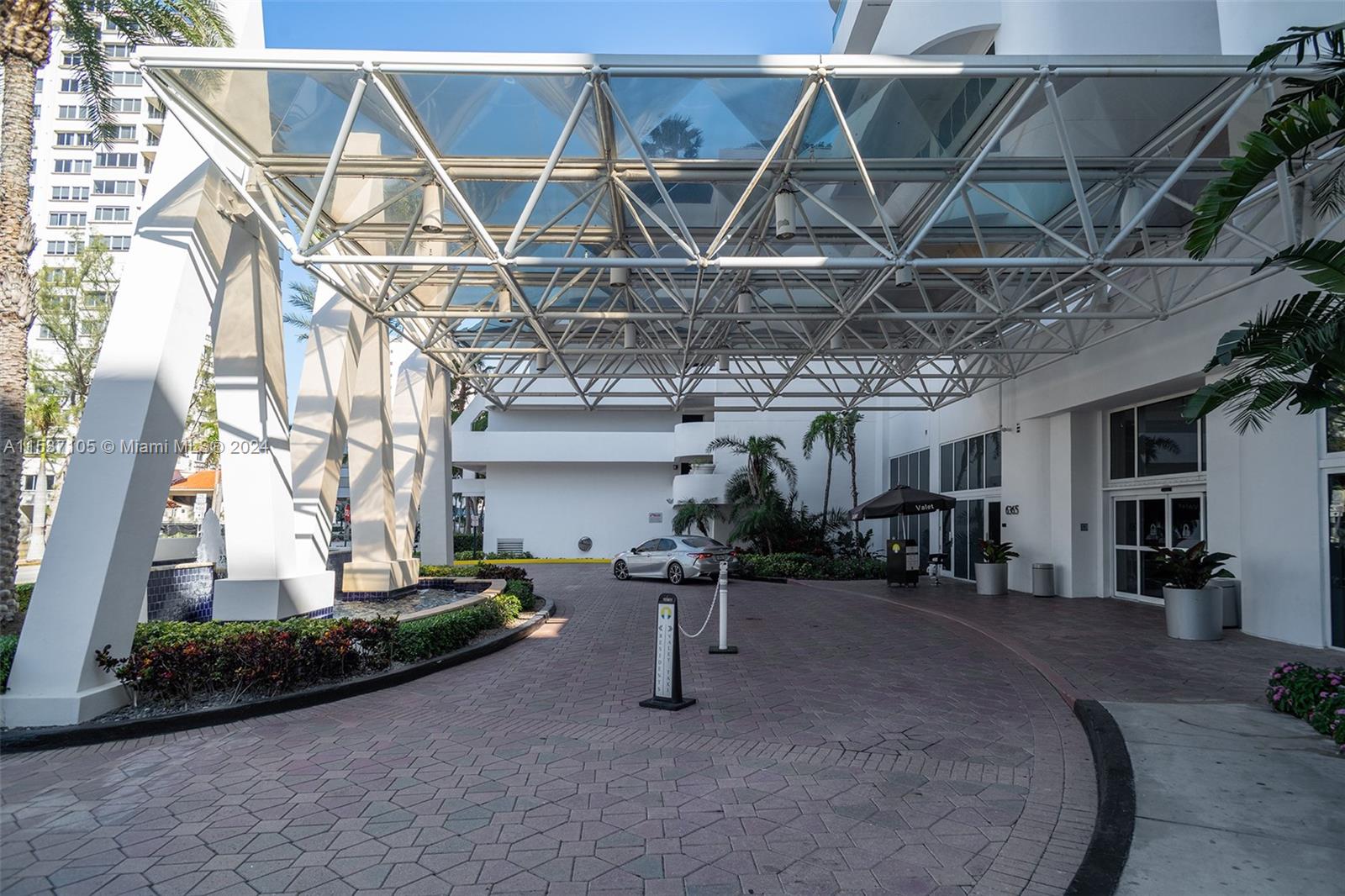 6365 Collins Ave 2605, Miami Beach, Florida 33141, 1 Bedroom Bedrooms, ,1 BathroomBathrooms,Residential,For Sale,6365 Collins Ave 2605,A11537105