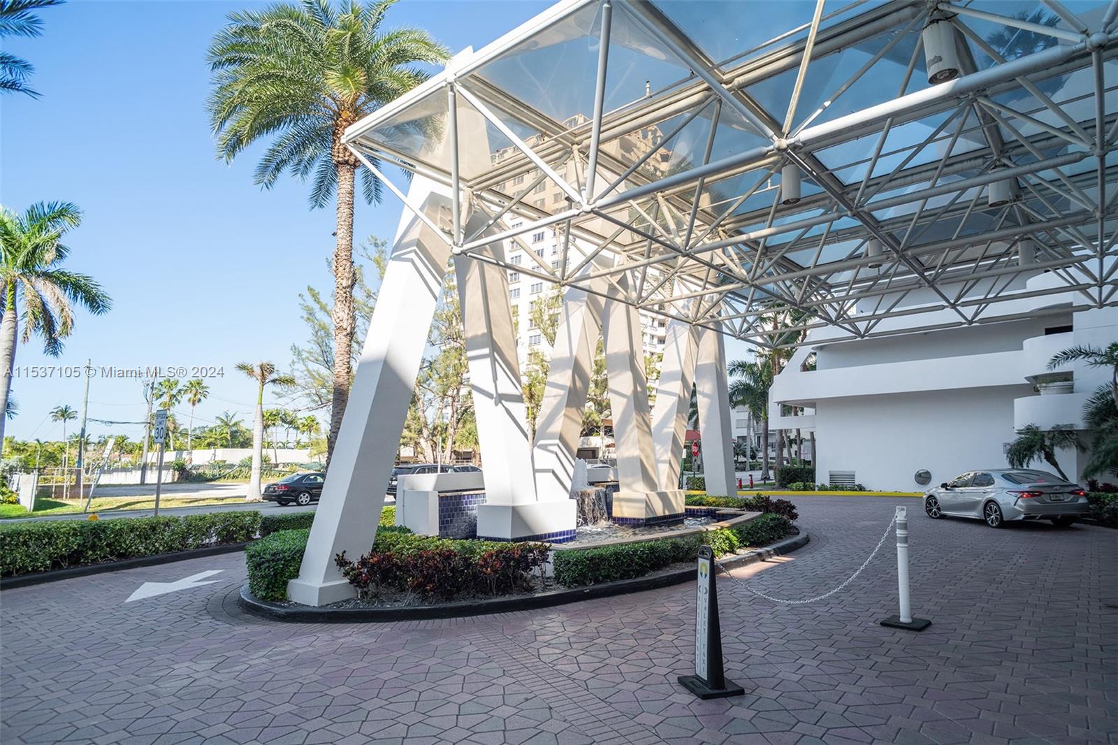 6365 Collins Ave 2605, Miami Beach, Florida 33141, 1 Bedroom Bedrooms, ,1 BathroomBathrooms,Residential,For Sale,6365 Collins Ave 2605,A11537105