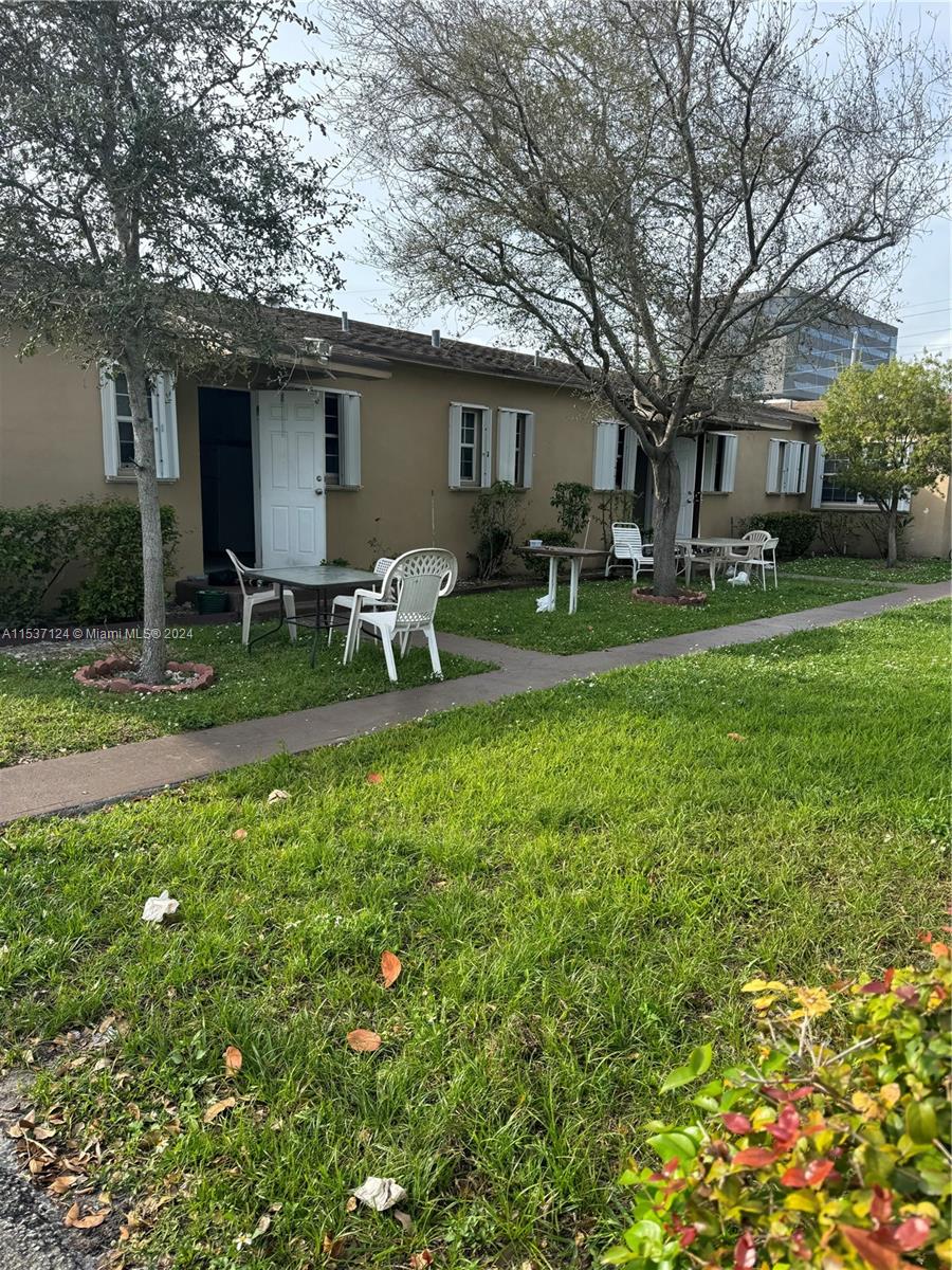 705 NE 6th St 1-5, Hallandale Beach, Florida 33009, 1 Bedroom Bedrooms, ,1 BathroomBathrooms,Residentiallease,For Rent,705 NE 6th St 1-5,A11537124