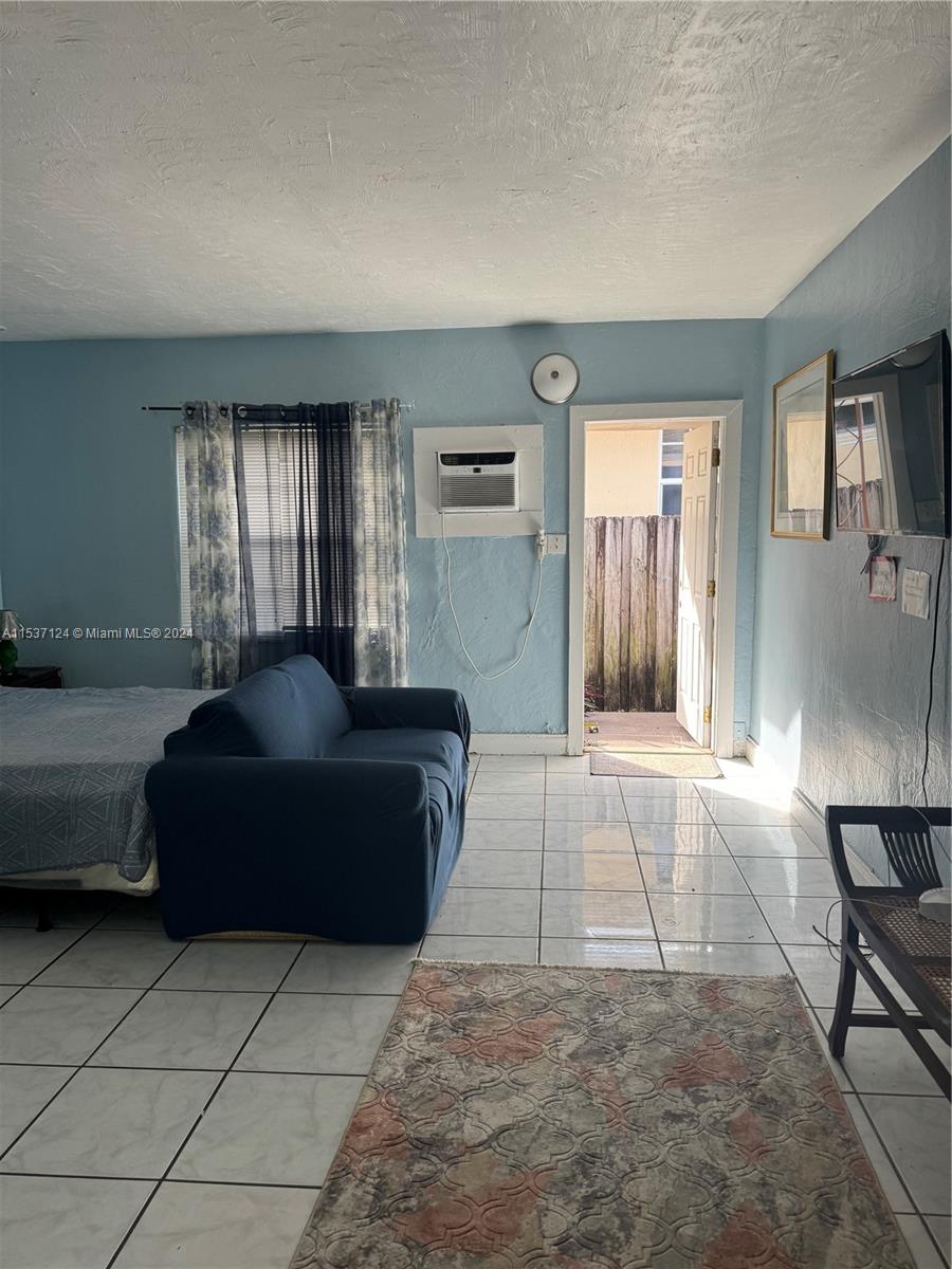 705 NE 6th St 1-5, Hallandale Beach, Florida 33009, 1 Bedroom Bedrooms, ,1 BathroomBathrooms,Residentiallease,For Rent,705 NE 6th St 1-5,A11537124