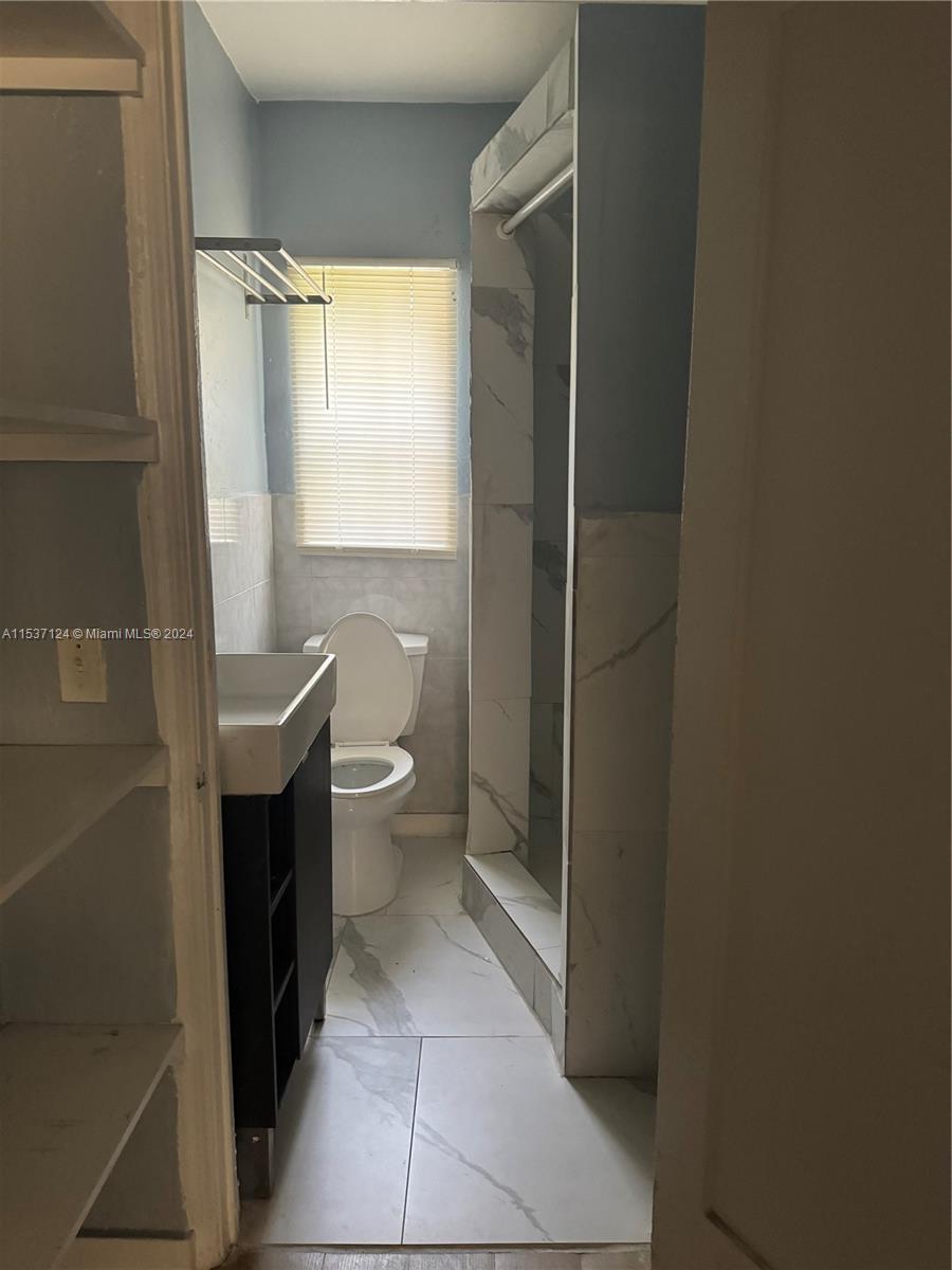 705 NE 6th St 1-5, Hallandale Beach, Florida 33009, 1 Bedroom Bedrooms, ,1 BathroomBathrooms,Residentiallease,For Rent,705 NE 6th St 1-5,A11537124