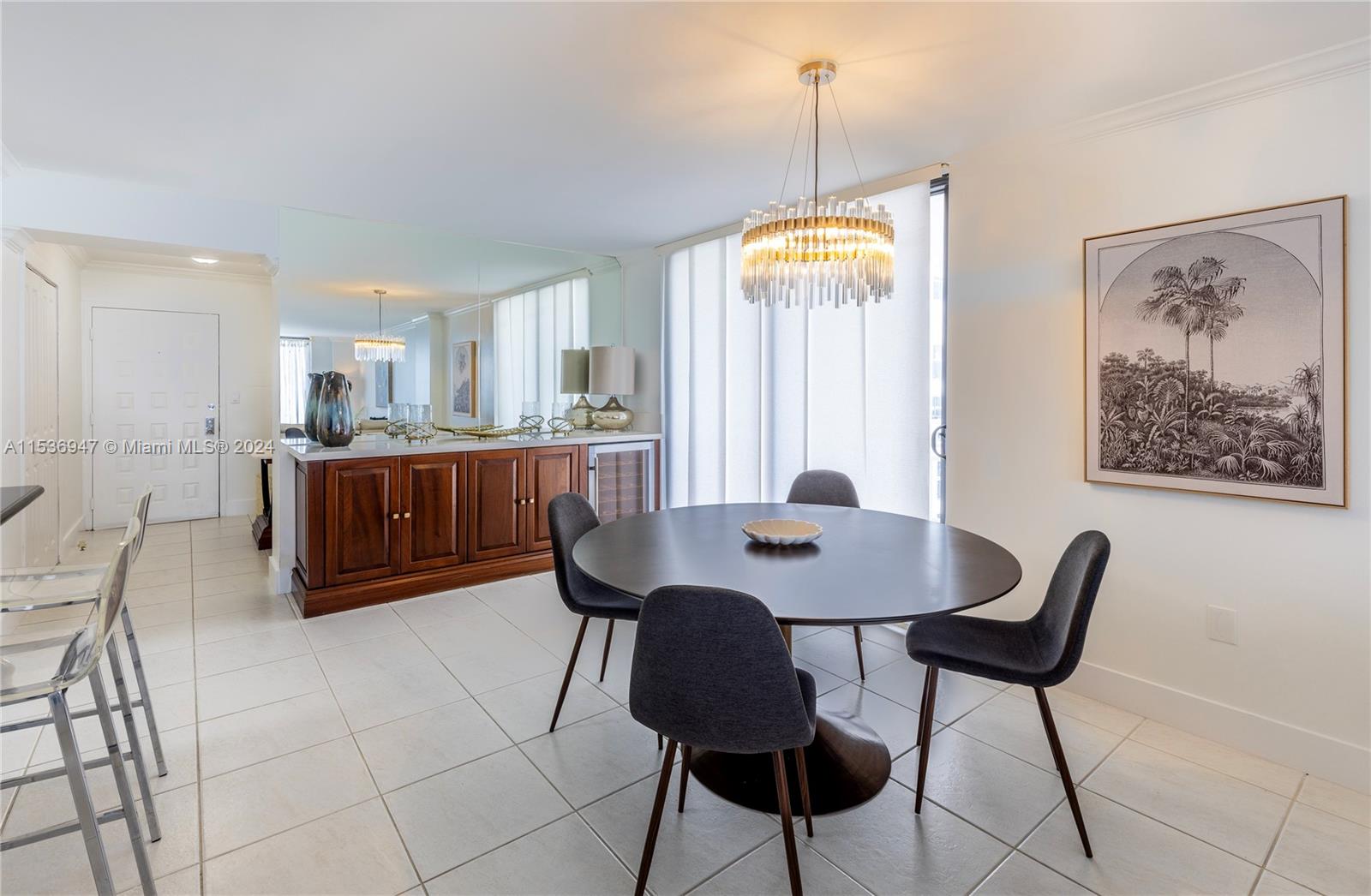 6061 Collins Ave 9F, Miami Beach, Florida 33140, 2 Bedrooms Bedrooms, ,2 BathroomsBathrooms,Residentiallease,For Rent,6061 Collins Ave 9F,A11536947