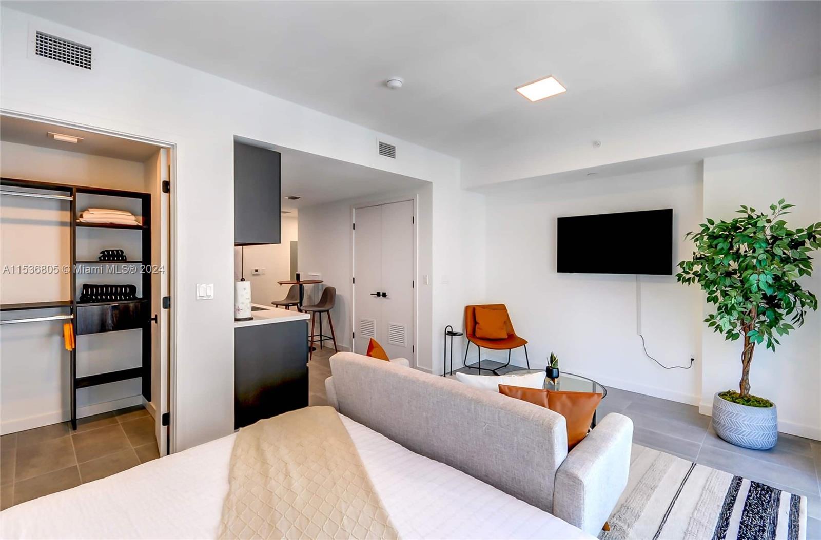 227 NE 2nd St 2010, Miami, Florida 33132, ,1 BathroomBathrooms,Residential,For Sale,227 NE 2nd St 2010,A11536805