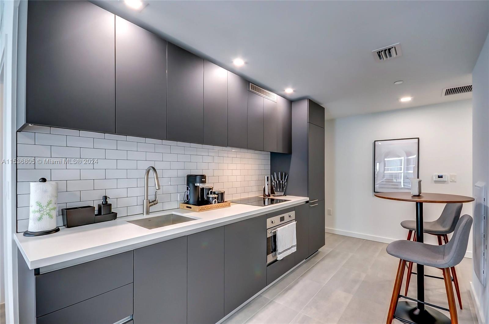 227 NE 2nd St 2010, Miami, Florida 33132, ,1 BathroomBathrooms,Residential,For Sale,227 NE 2nd St 2010,A11536805