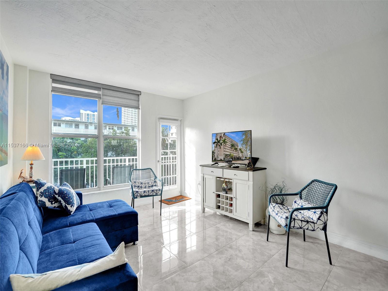 1300 Lincoln Rd C403, Miami Beach, Florida 33139, 1 Bedroom Bedrooms, ,1 BathroomBathrooms,Residential,For Sale,1300 Lincoln Rd C403,A11537166