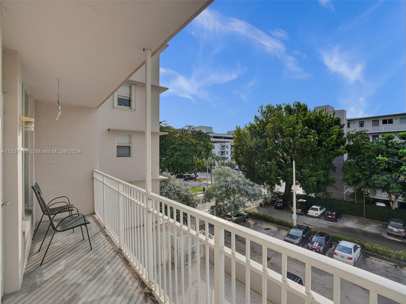 1300 Lincoln Rd C403, Miami Beach, Florida 33139, 1 Bedroom Bedrooms, ,1 BathroomBathrooms,Residential,For Sale,1300 Lincoln Rd C403,A11537166