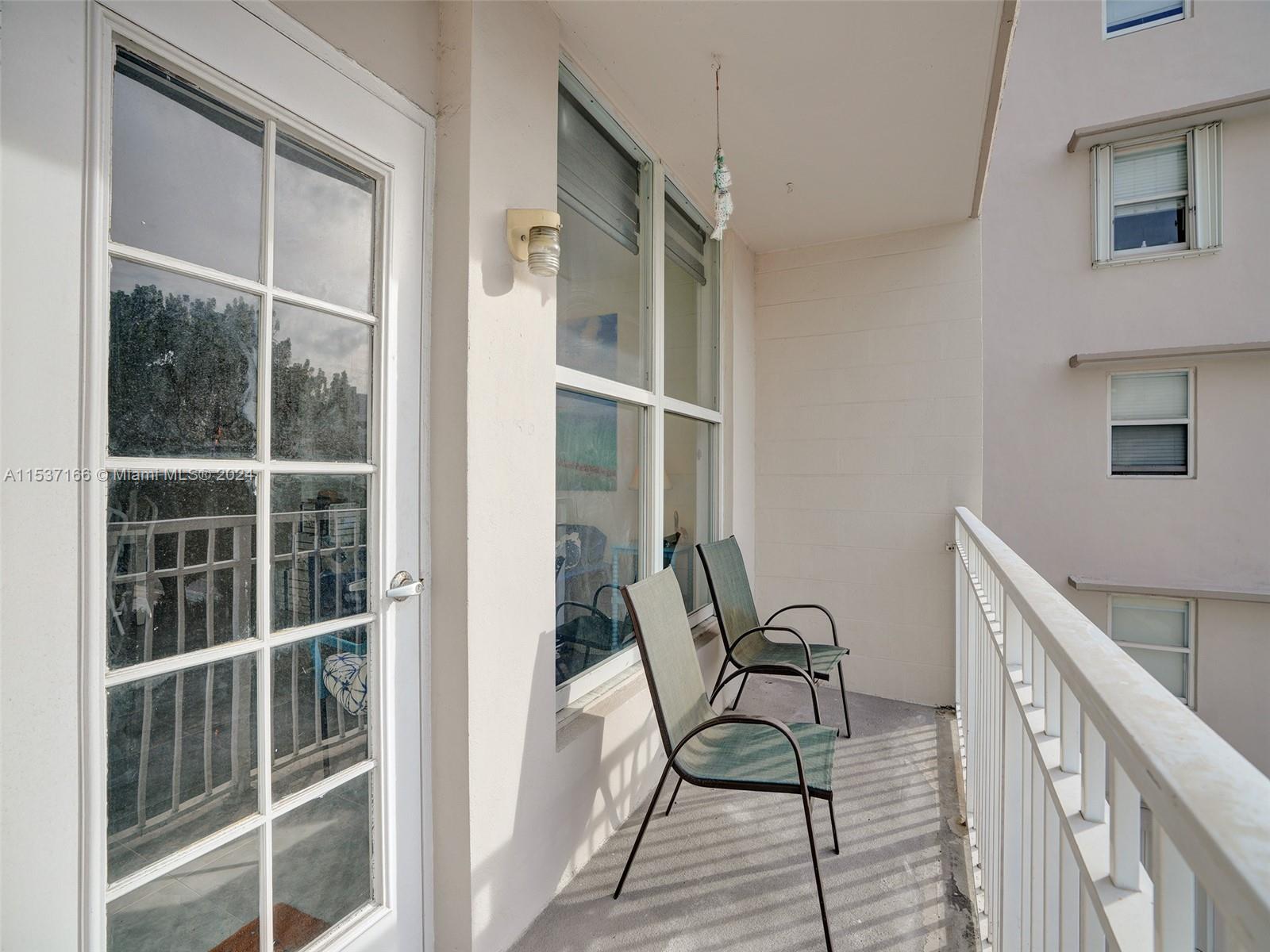 1300 Lincoln Rd C403, Miami Beach, Florida 33139, 1 Bedroom Bedrooms, ,1 BathroomBathrooms,Residential,For Sale,1300 Lincoln Rd C403,A11537166