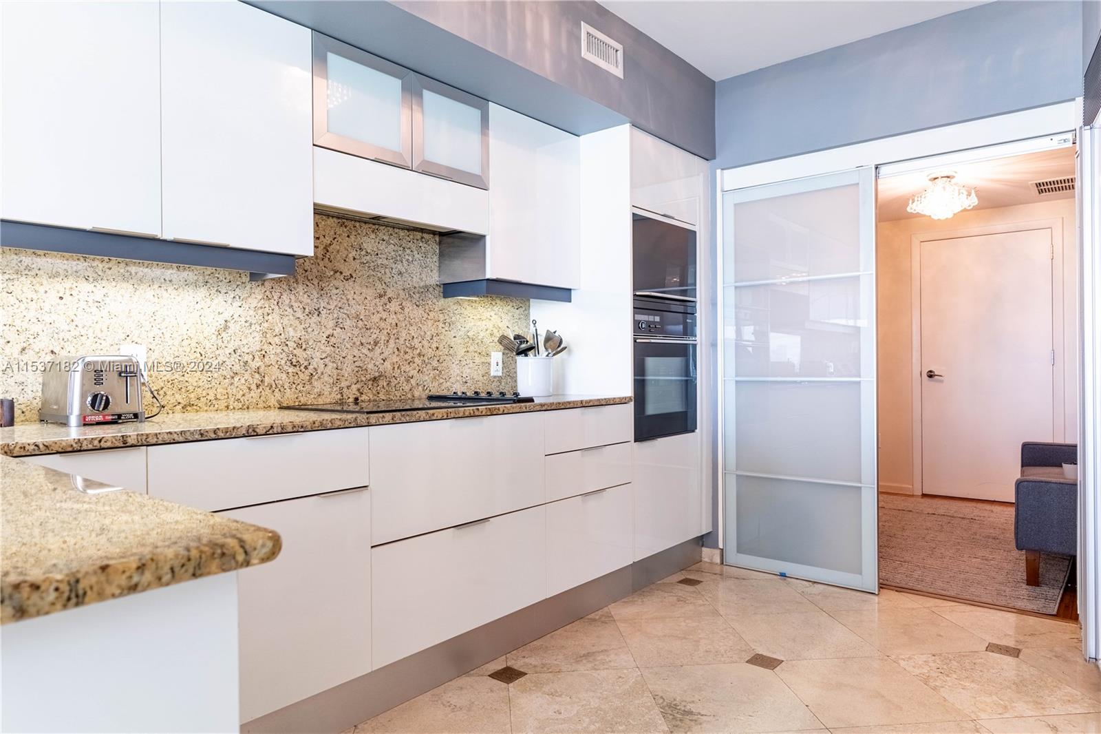 1455 Ocean Dr 1211, Miami Beach, Florida 33139, 1 Bedroom Bedrooms, ,2 BathroomsBathrooms,Residentiallease,For Rent,1455 Ocean Dr 1211,A11537182