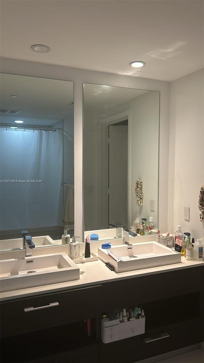 45 SW 9th St 1409, Miami, Florida 33130, 1 Bedroom Bedrooms, ,1 BathroomBathrooms,Residentiallease,For Rent,45 SW 9th St 1409,A11537199