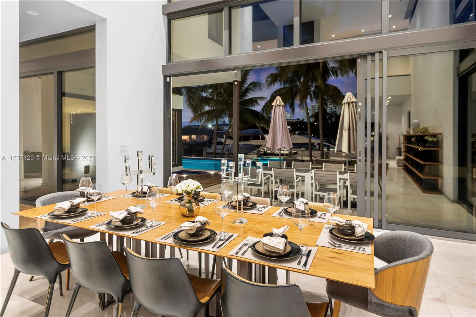 418 Sunset Dr, Hallandale Beach, Florida 33009, 6 Bedrooms Bedrooms, ,6 BathroomsBathrooms,Residential,For Sale,418 Sunset Dr,A11537129