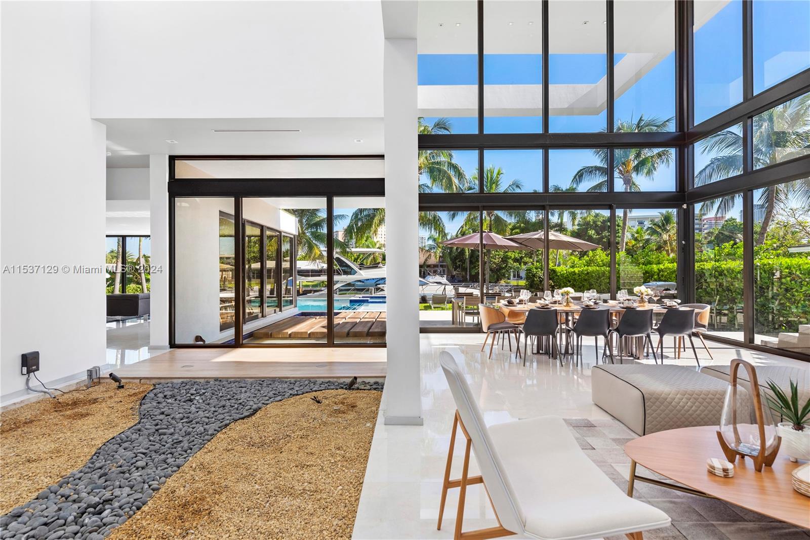 418 Sunset Dr, Hallandale Beach, Florida 33009, 6 Bedrooms Bedrooms, ,6 BathroomsBathrooms,Residential,For Sale,418 Sunset Dr,A11537129