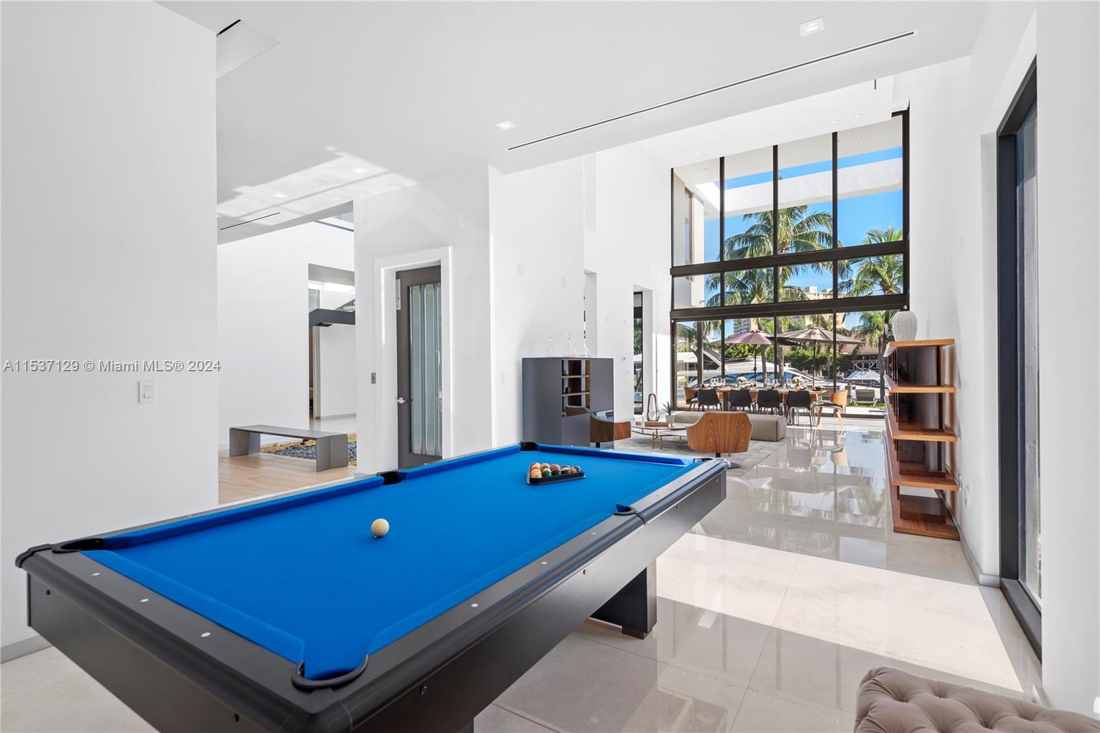 418 Sunset Dr, Hallandale Beach, FL, 33009 United States, 6 Bedrooms Bedrooms, ,6 BathroomsBathrooms,Residential,For Sale,Sunset Dr,A11537129