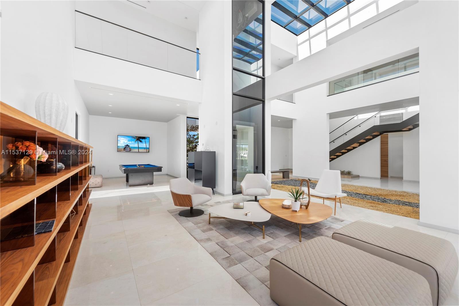 418 Sunset Dr, Hallandale Beach, FL, 33009 United States, 6 Bedrooms Bedrooms, ,6 BathroomsBathrooms,Residential,For Sale,Sunset Dr,A11537129