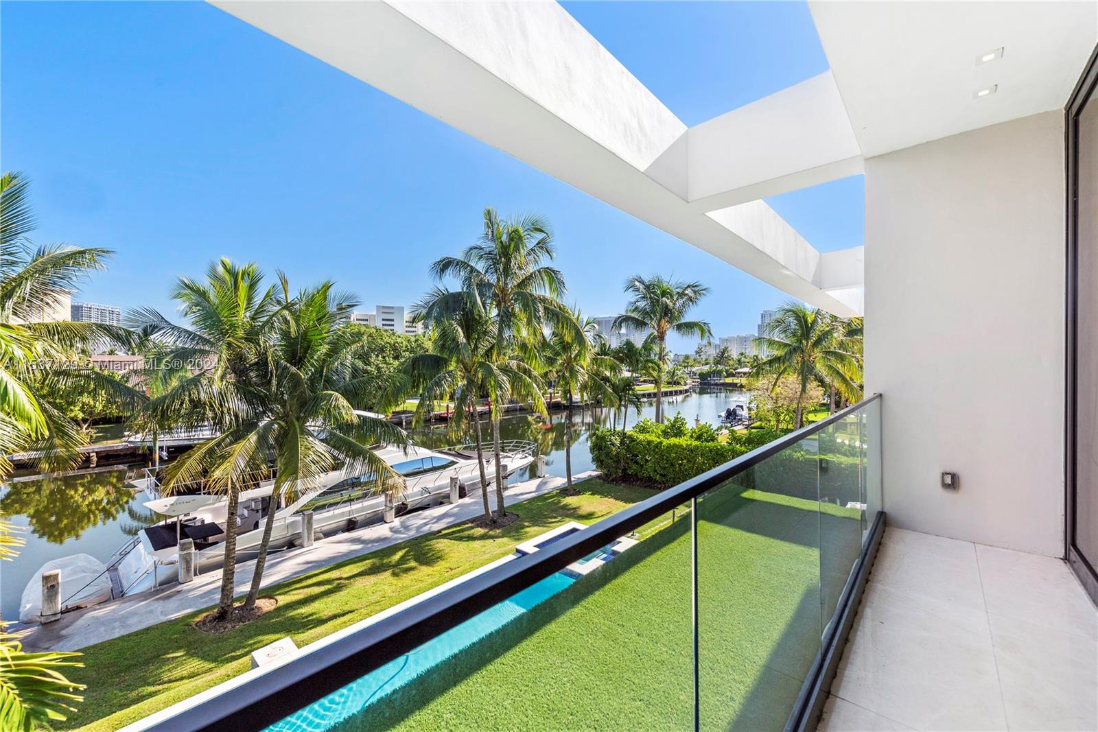 418 Sunset Dr, Hallandale Beach, Florida 33009, 6 Bedrooms Bedrooms, ,6 BathroomsBathrooms,Residential,For Sale,418 Sunset Dr,A11537129