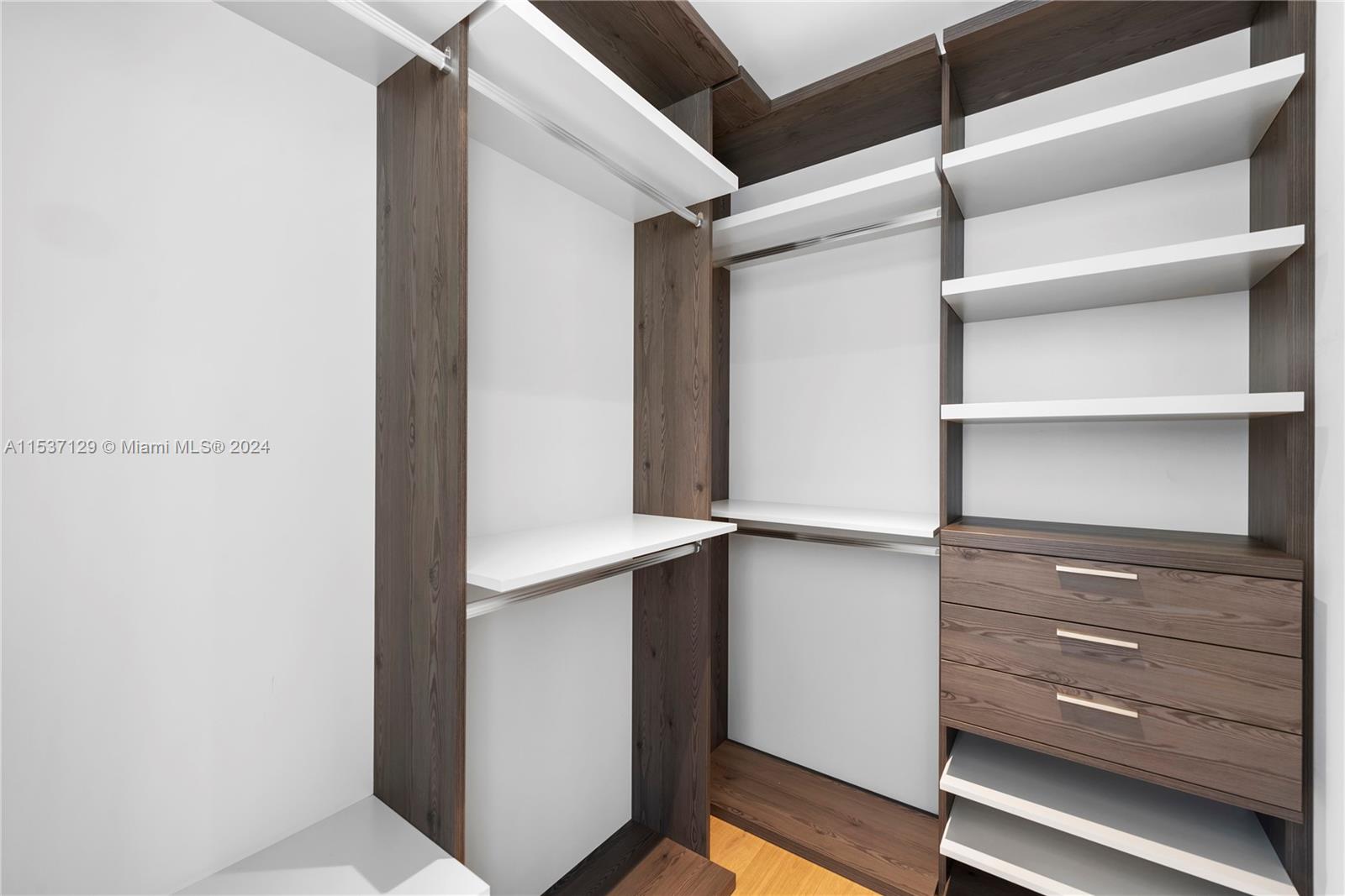 418 Sunset Dr, Hallandale Beach, Florida 33009, 6 Bedrooms Bedrooms, ,6 BathroomsBathrooms,Residential,For Sale,418 Sunset Dr,A11537129