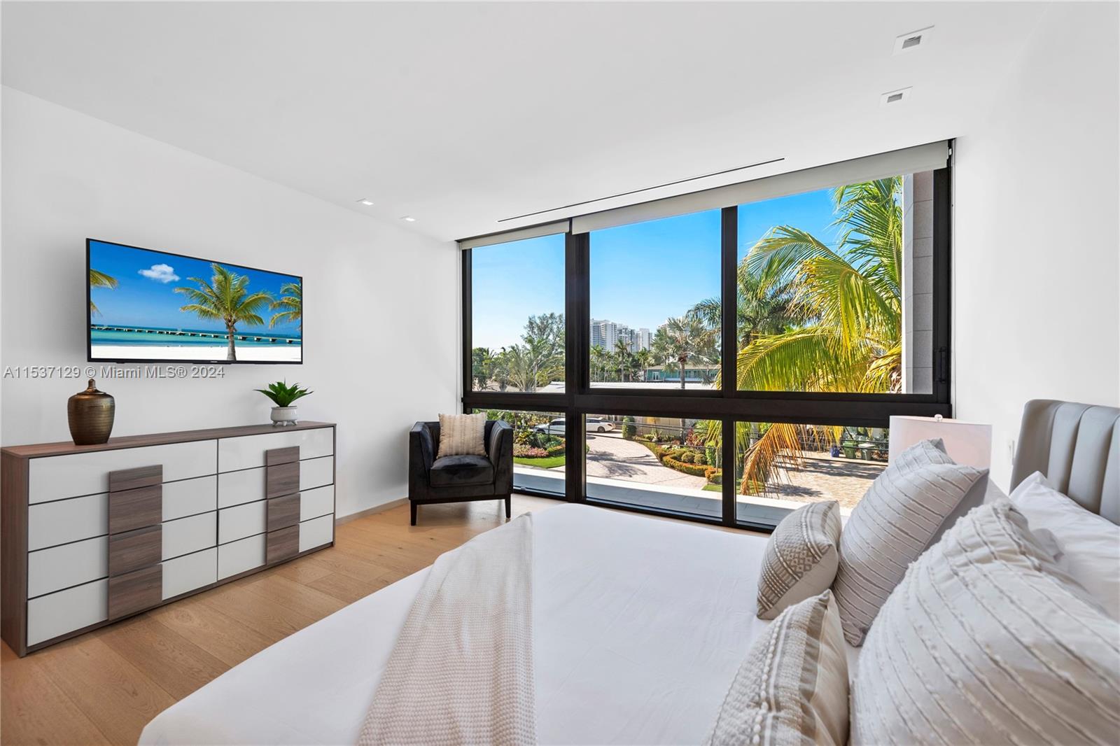 418 Sunset Dr, Hallandale Beach, FL, 33009 United States, 6 Bedrooms Bedrooms, ,6 BathroomsBathrooms,Residential,For Sale,Sunset Dr,A11537129