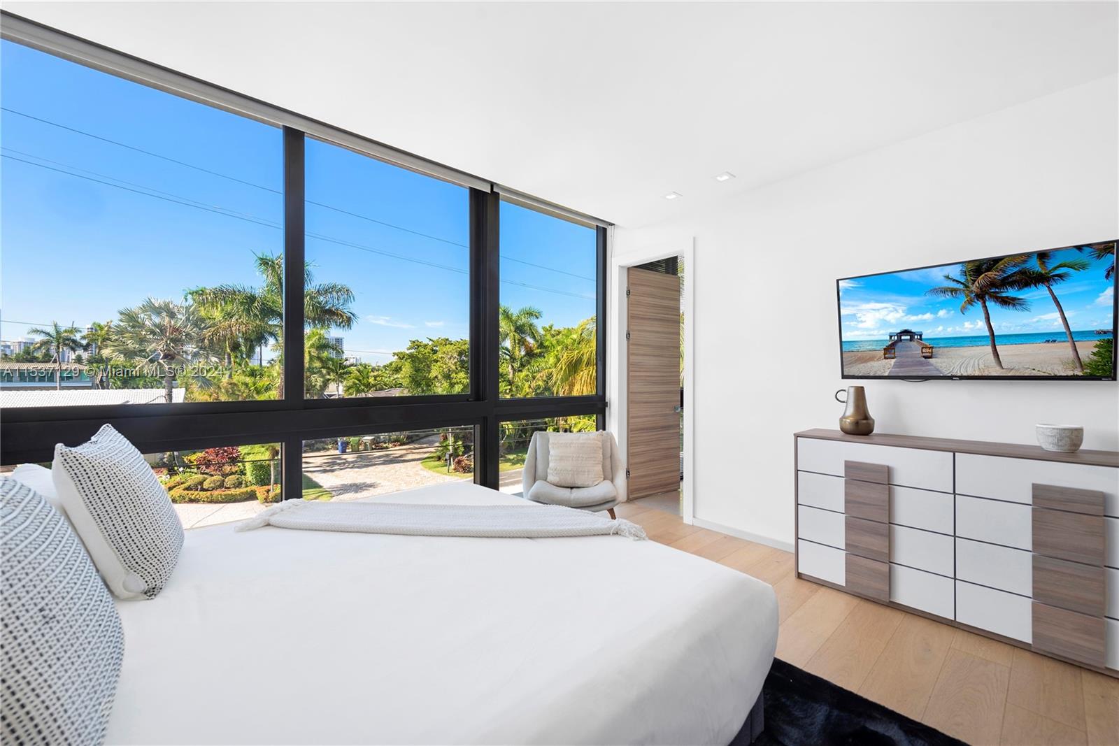 418 Sunset Dr, Hallandale Beach, FL, 33009 United States, 6 Bedrooms Bedrooms, ,6 BathroomsBathrooms,Residential,For Sale,Sunset Dr,A11537129