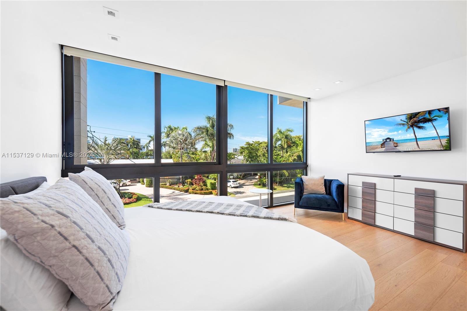 418 Sunset Dr, Hallandale Beach, Florida 33009, 6 Bedrooms Bedrooms, ,6 BathroomsBathrooms,Residential,For Sale,418 Sunset Dr,A11537129