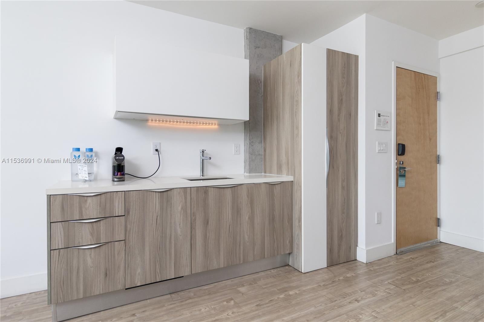 1215 West Ave 603, Miami Beach, Florida 33139, 1 Bedroom Bedrooms, ,1 BathroomBathrooms,Residential,For Sale,1215 West Ave 603,A11536991