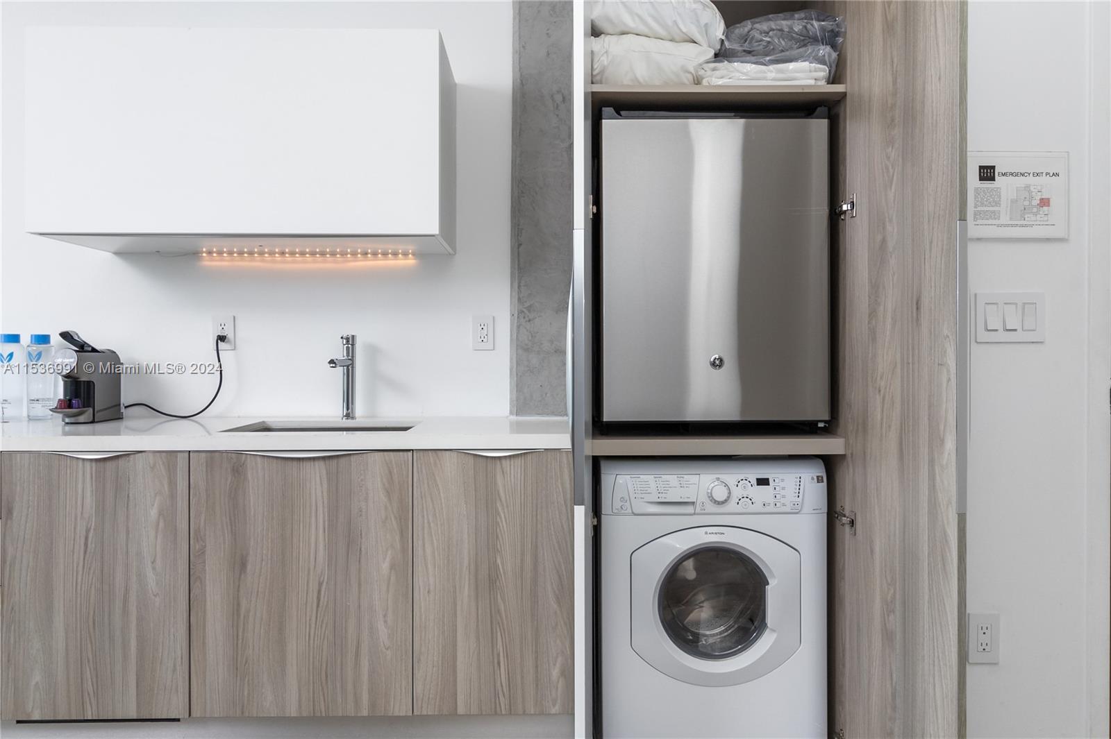 1215 West Ave 603, Miami Beach, Florida 33139, 1 Bedroom Bedrooms, ,1 BathroomBathrooms,Residential,For Sale,1215 West Ave 603,A11536991