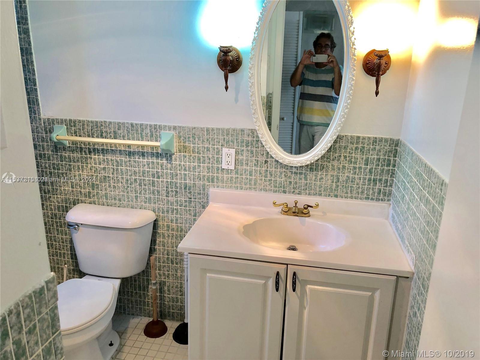 121 Golden Isles Dr 407, Hallandale Beach, Florida 33009, 3 Bedrooms Bedrooms, ,2 BathroomsBathrooms,Residential,For Sale,121 Golden Isles Dr 407,A11537216