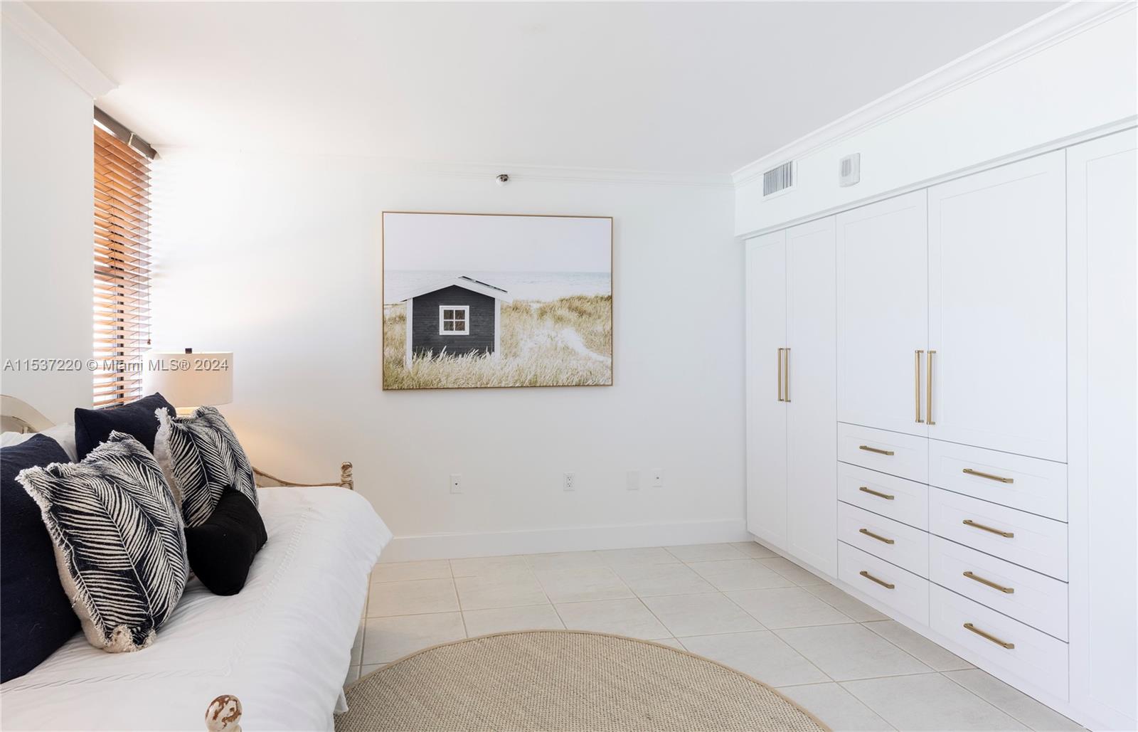 6061 Collins Ave 9F, Miami Beach, Florida 33140, 2 Bedrooms Bedrooms, ,2 BathroomsBathrooms,Residential,For Sale,6061 Collins Ave 9F,A11537220