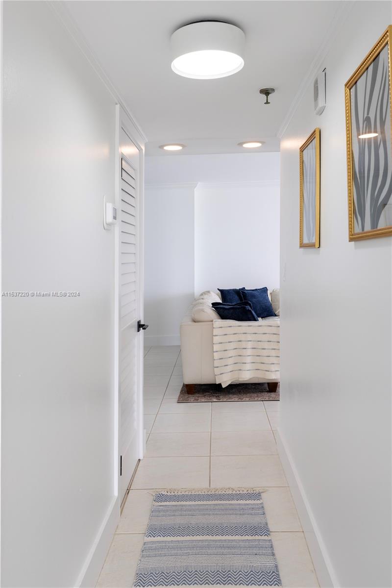 6061 Collins Ave 9F, Miami Beach, Florida 33140, 2 Bedrooms Bedrooms, ,2 BathroomsBathrooms,Residential,For Sale,6061 Collins Ave 9F,A11537220