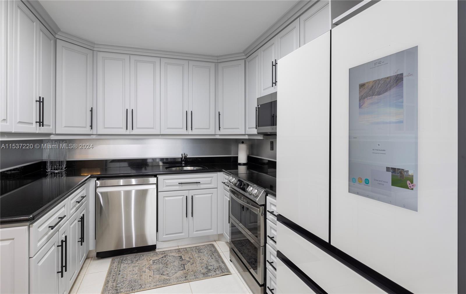 6061 Collins Ave 9F, Miami Beach, Florida 33140, 2 Bedrooms Bedrooms, ,2 BathroomsBathrooms,Residential,For Sale,6061 Collins Ave 9F,A11537220