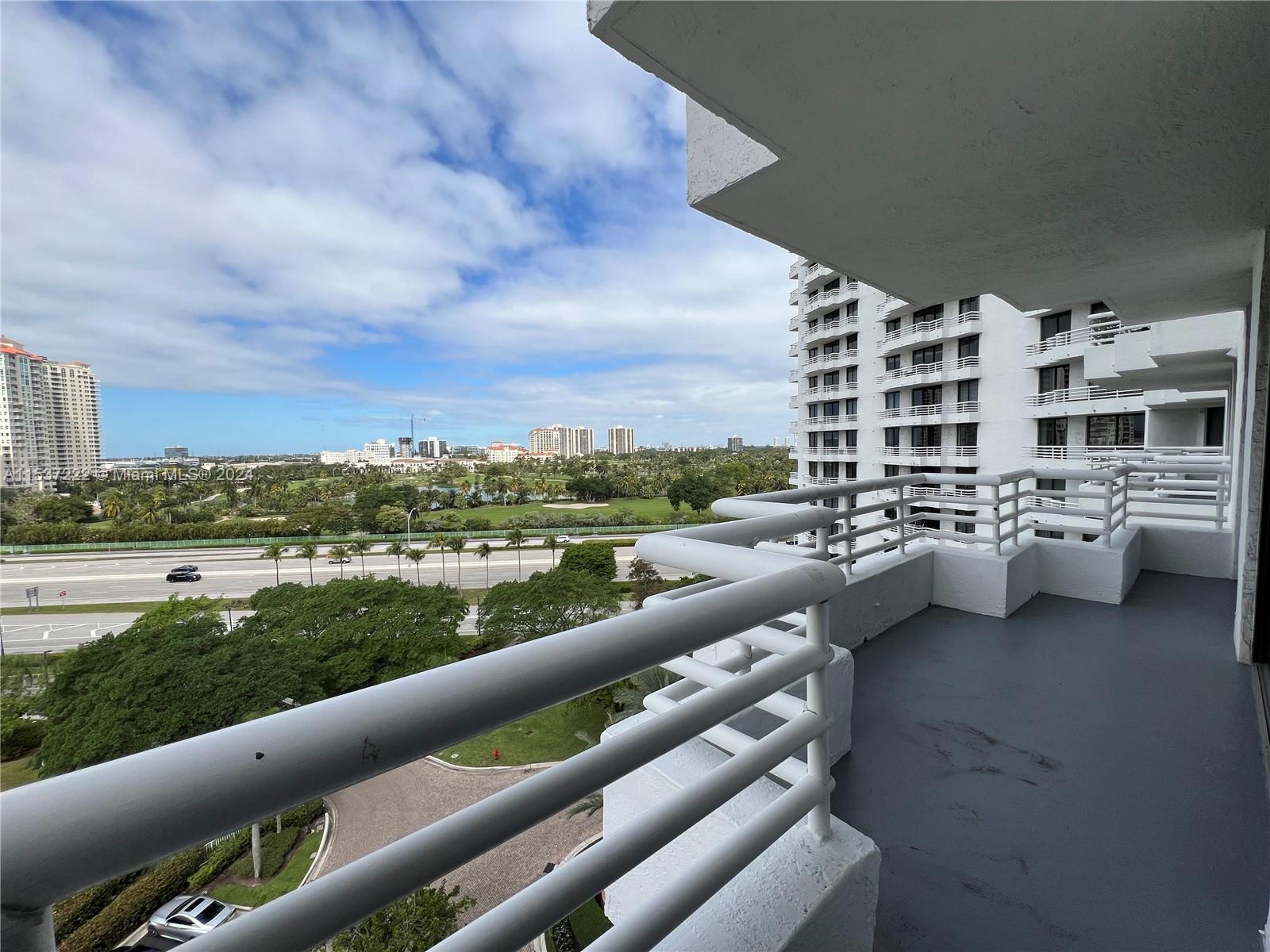 3300 NE 192nd St 1001, Aventura, Florida 33180, 2 Bedrooms Bedrooms, ,2 BathroomsBathrooms,Residentiallease,For Rent,3300 NE 192nd St 1001,A11537222