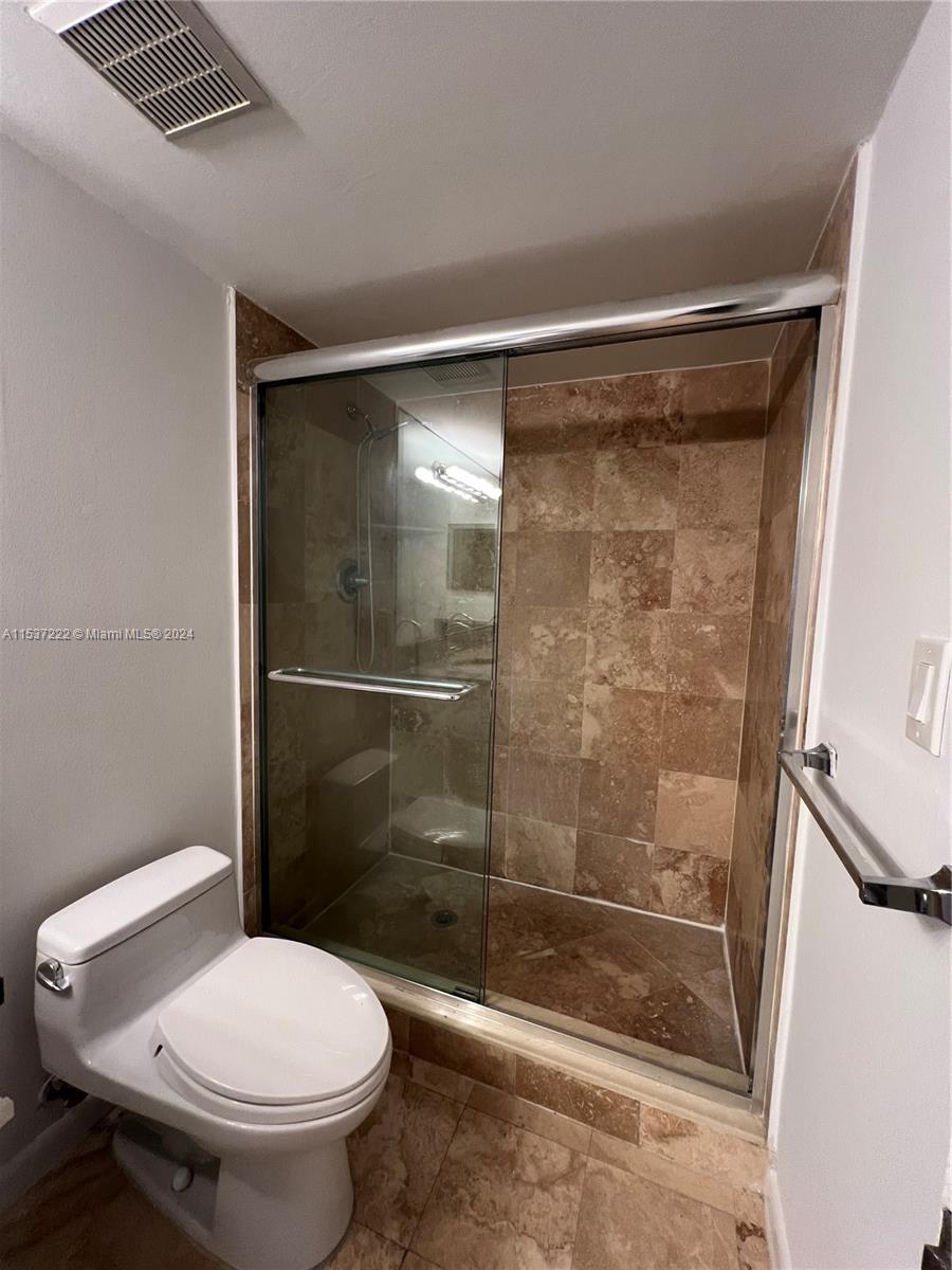 3300 NE 192nd St 1001, Aventura, Florida 33180, 2 Bedrooms Bedrooms, ,2 BathroomsBathrooms,Residentiallease,For Rent,3300 NE 192nd St 1001,A11537222