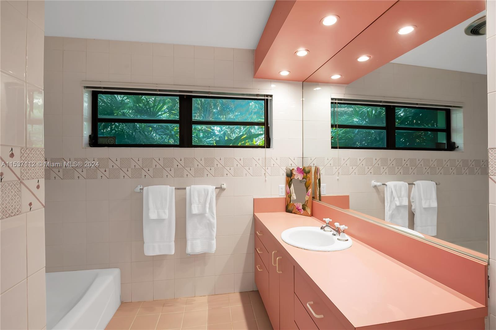 5465 Banyan Trl, Coral Gables, FL, 33156 United States, 5 Bedrooms Bedrooms, ,5 BathroomsBathrooms,Residential,For Sale,Banyan Trl,A11537112