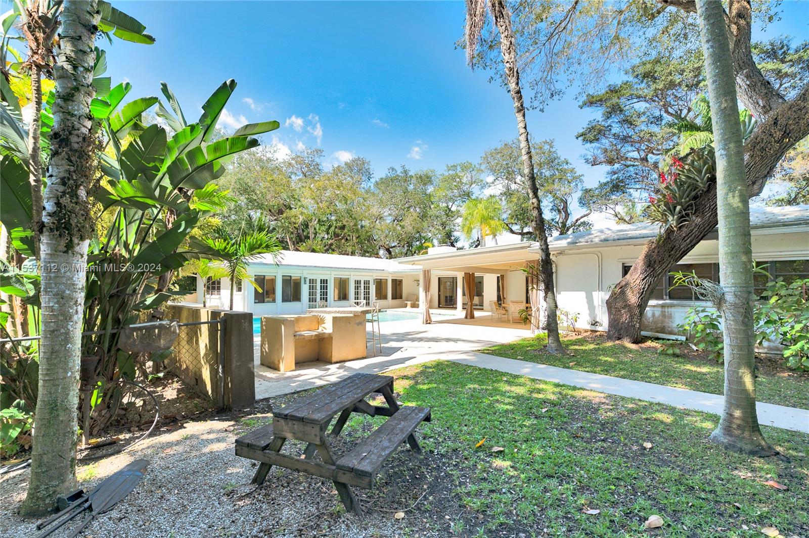 5465 Banyan Trl, Coral Gables, FL, 33156 United States, 5 Bedrooms Bedrooms, ,5 BathroomsBathrooms,Residential,For Sale,Banyan Trl,A11537112