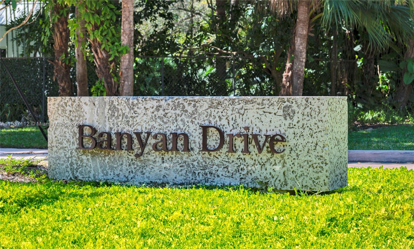 5465 Banyan Trl, Coral Gables, FL, 33156 United States, 5 Bedrooms Bedrooms, ,5 BathroomsBathrooms,Residential,For Sale,Banyan Trl,A11537112