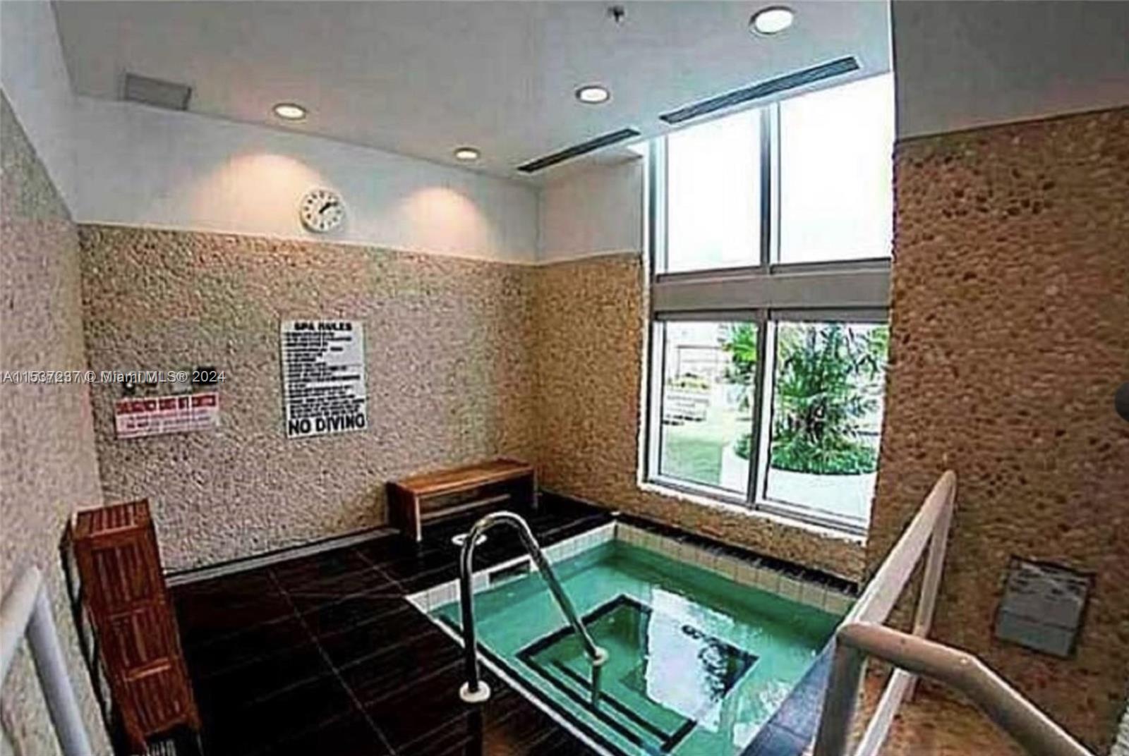 92 SW 3rd St 1705, Miami, Florida 33130, 2 Bedrooms Bedrooms, ,2 BathroomsBathrooms,Residentiallease,For Rent,92 SW 3rd St 1705,A11537237