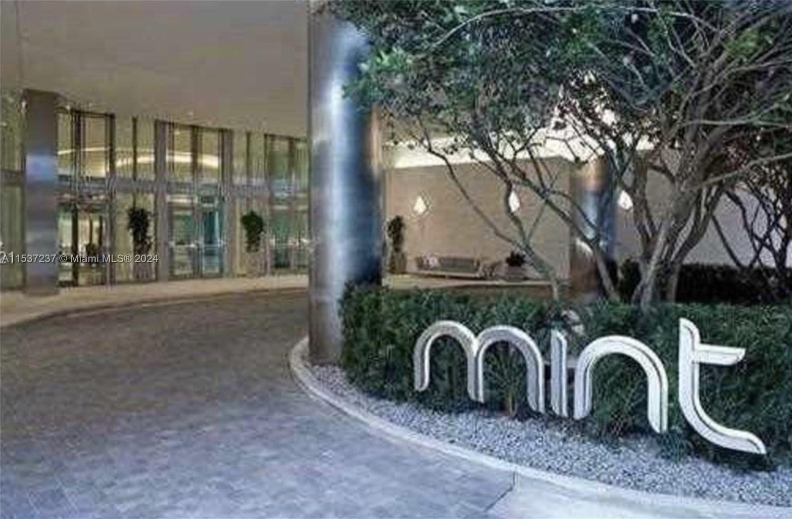 92 SW 3rd St 1705, Miami, Florida 33130, 2 Bedrooms Bedrooms, ,2 BathroomsBathrooms,Residentiallease,For Rent,92 SW 3rd St 1705,A11537237