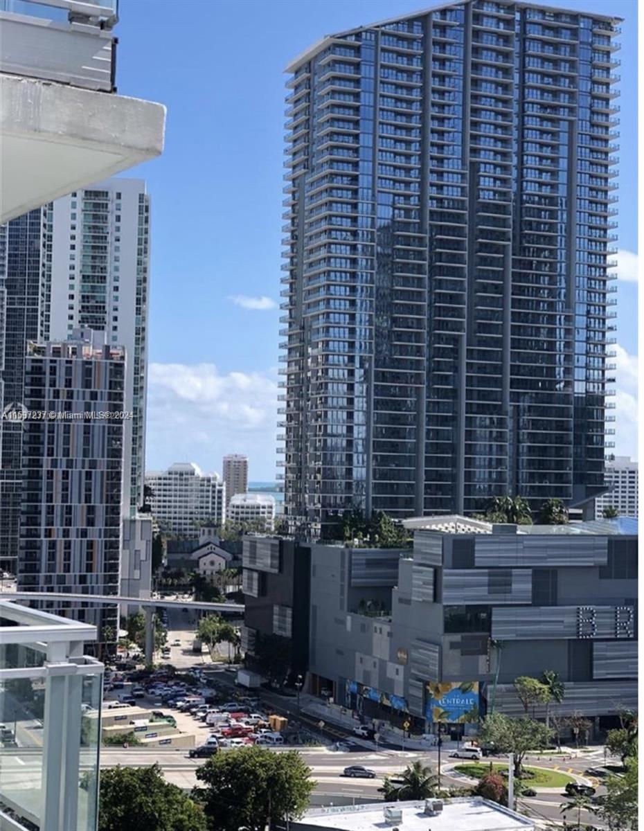 92 SW 3rd St 1705, Miami, Florida 33130, 2 Bedrooms Bedrooms, ,2 BathroomsBathrooms,Residentiallease,For Rent,92 SW 3rd St 1705,A11537237