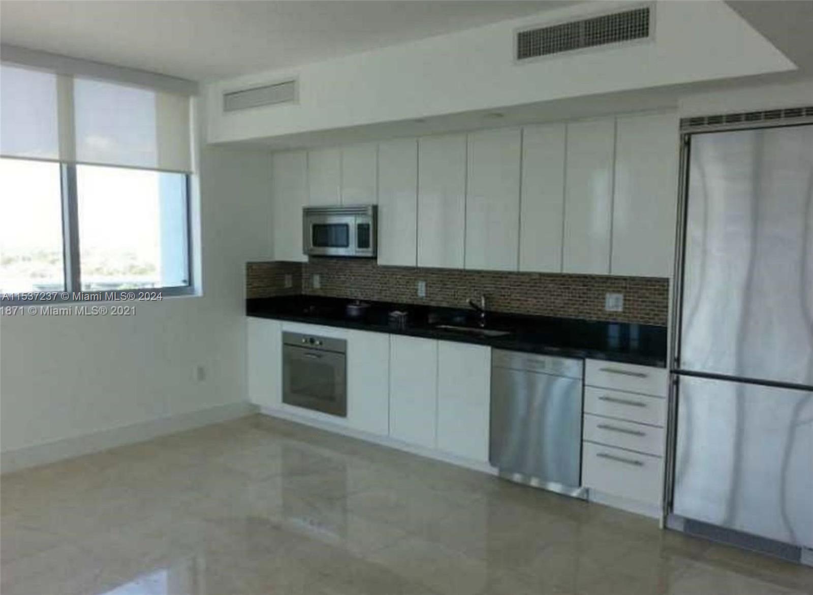 92 SW 3rd St 1705, Miami, Florida 33130, 2 Bedrooms Bedrooms, ,2 BathroomsBathrooms,Residentiallease,For Rent,92 SW 3rd St 1705,A11537237
