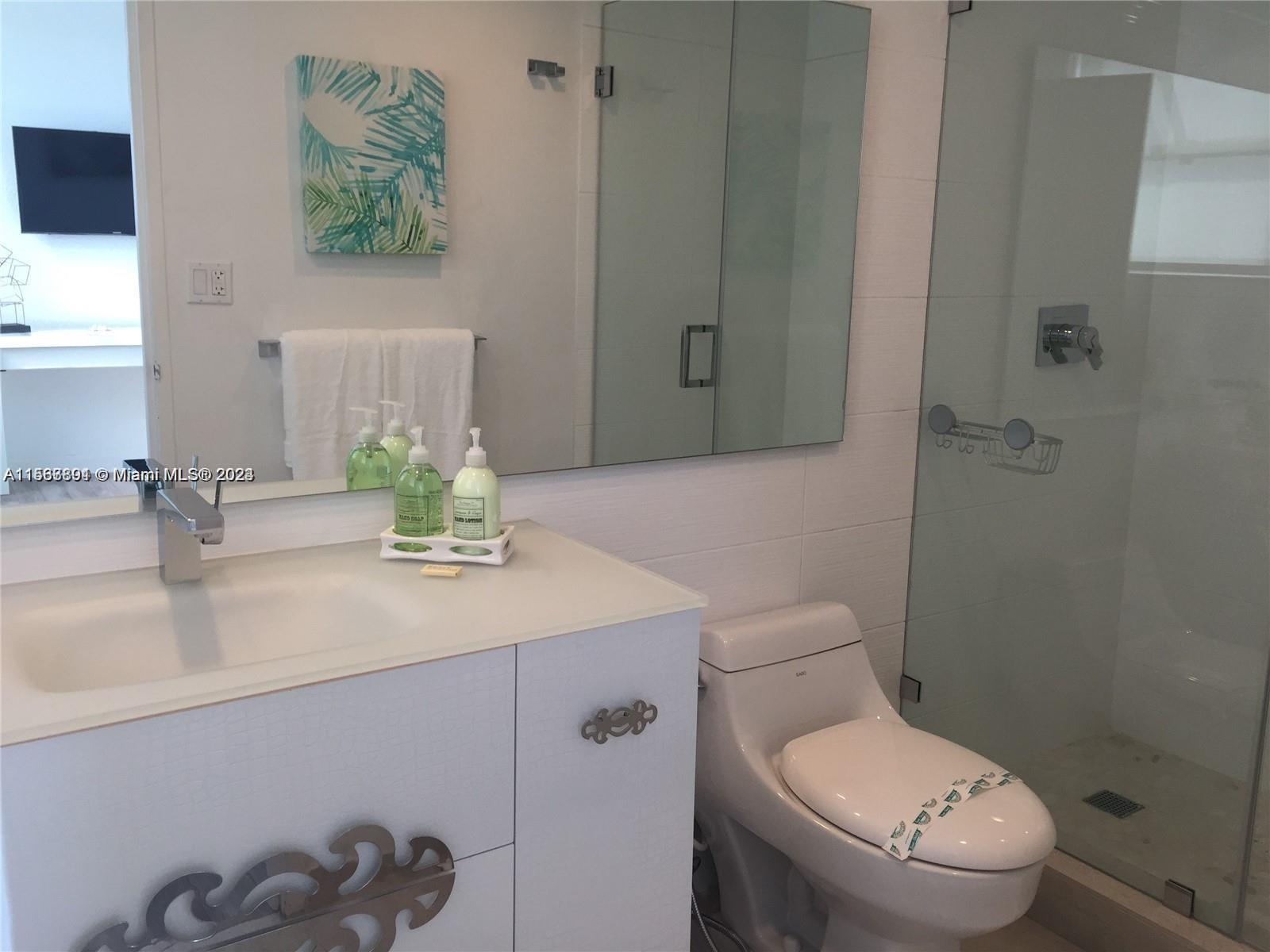 3801 S Ocean Dr PH16F, Hollywood, Florida 33019, 2 Bedrooms Bedrooms, ,2 BathroomsBathrooms,Residentiallease,For Rent,3801 S Ocean Dr PH16F,A11533801